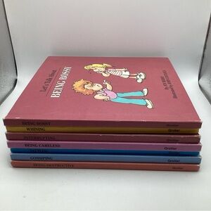Lot of 6 children’s softcover books